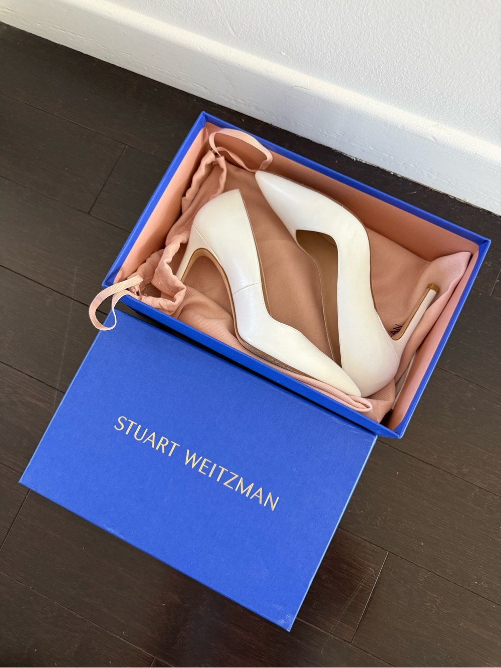 Stuart Weitzman White Pumps Size 6